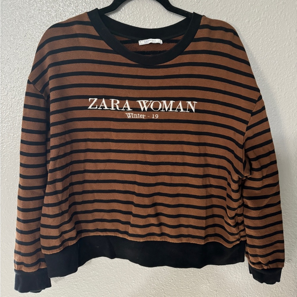 Zara Woman Winter ‘19 black & brown striped crew sweatshirt